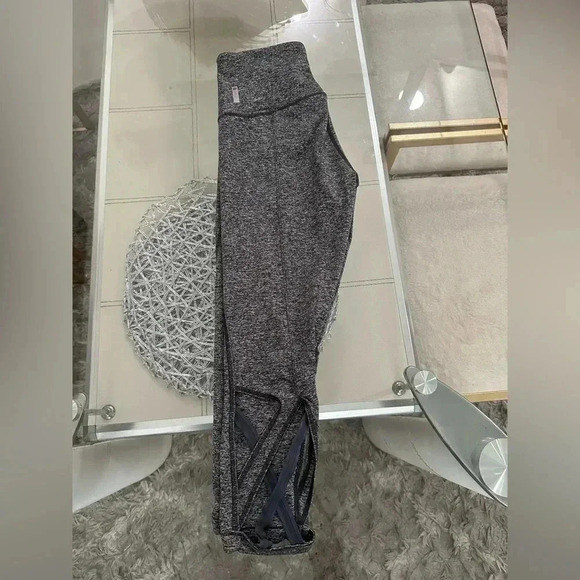 Zella Capri leggings size S - Picture 3 of 4